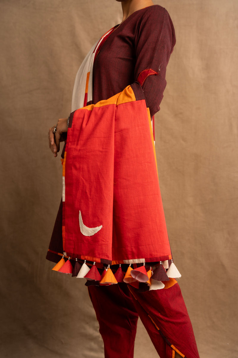 Jvalan Chandraḥ dupatta