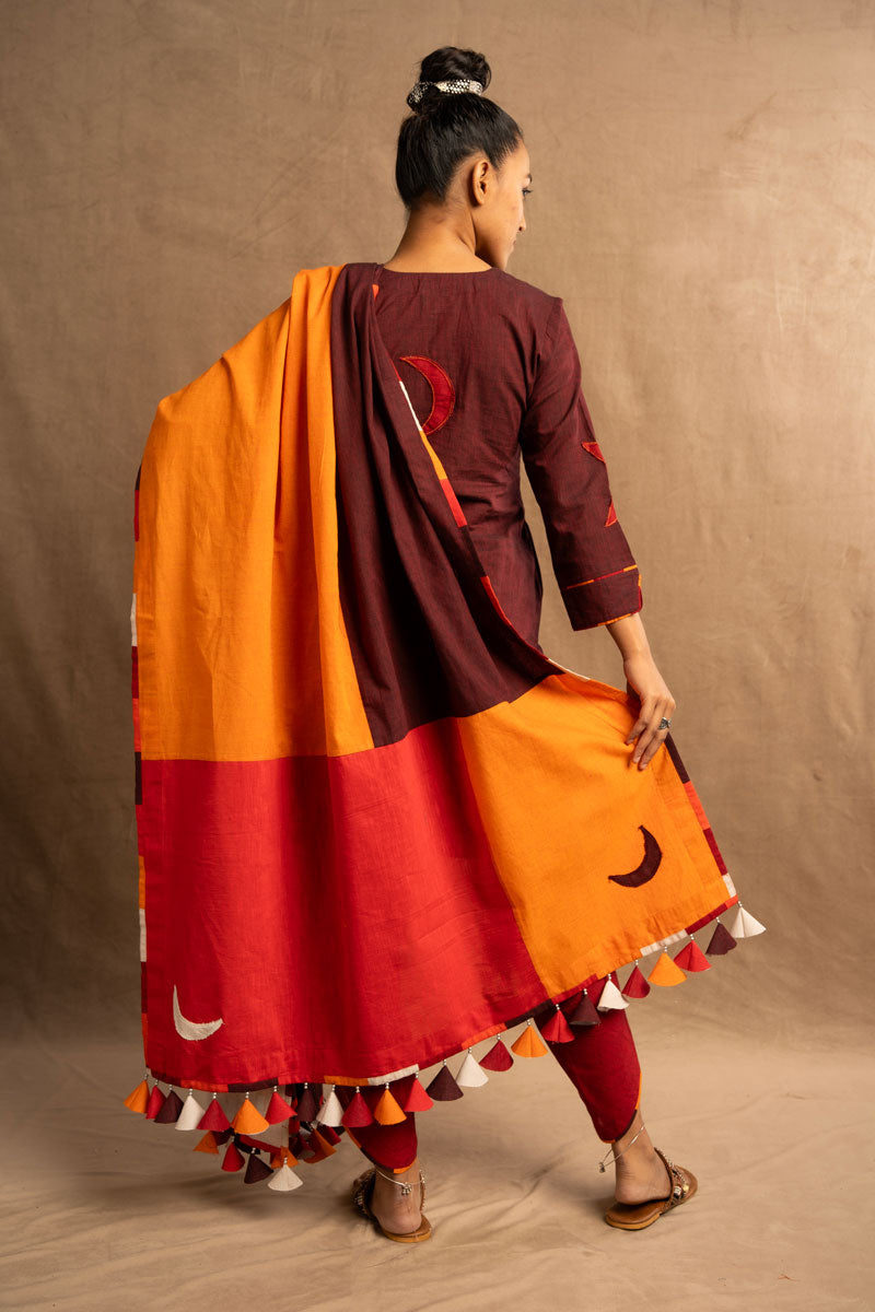 Jvalan Chandraḥ dupatta